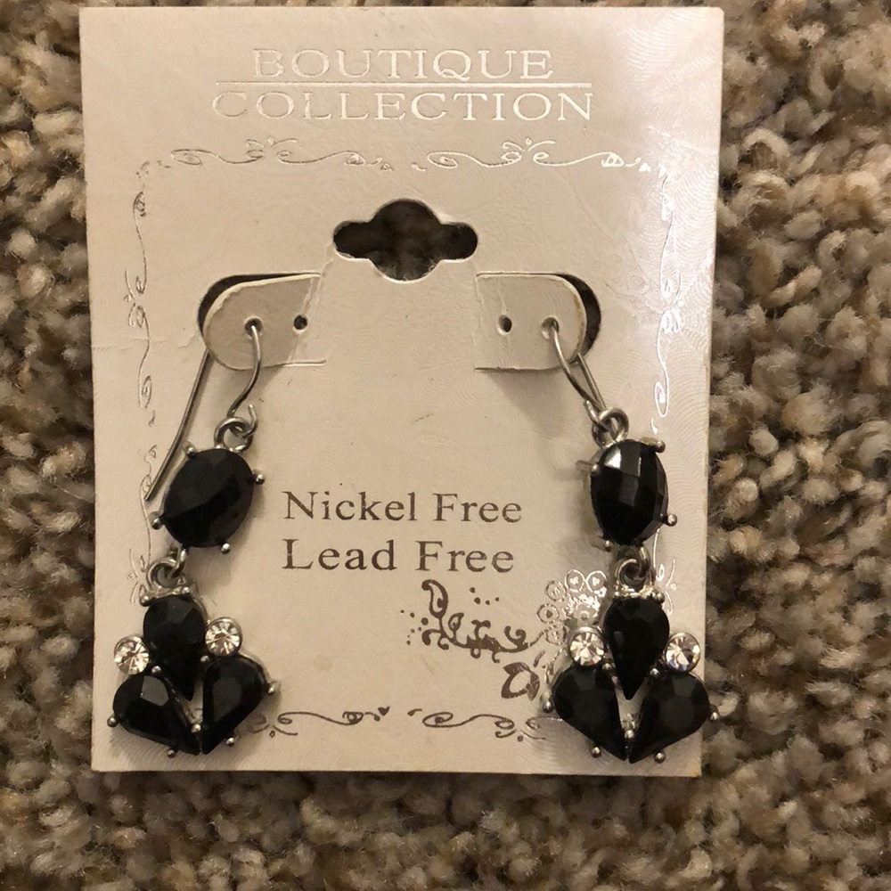 Sliver And Black Stone Earrings - Picture 4 of 4